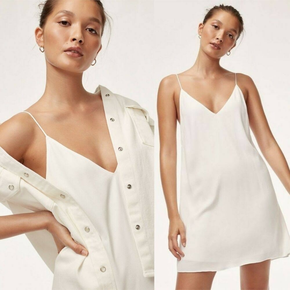 🌺3 for 30 Aritzia Wilfred Free | Vivienne Dress in White